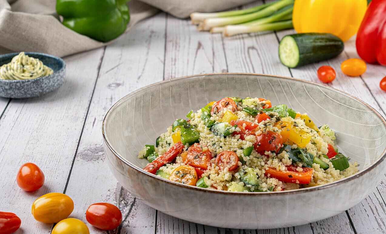 Cous cous di verdure e burro con erbe