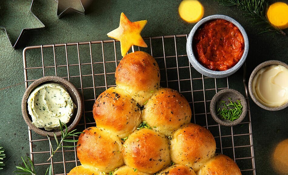 Soffice albero di pane alle erbe